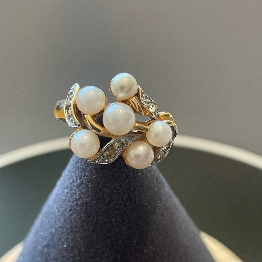 Vintage Elegant Gold and Pearl Women's Ring. “Evening Creation”